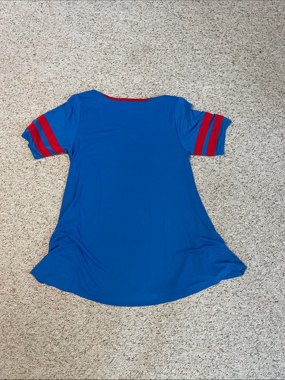 LuLaRoe Assorted Women’s Short Sleeve Tees in Blue, Green, Red, Cream - Picture 3 of 16
